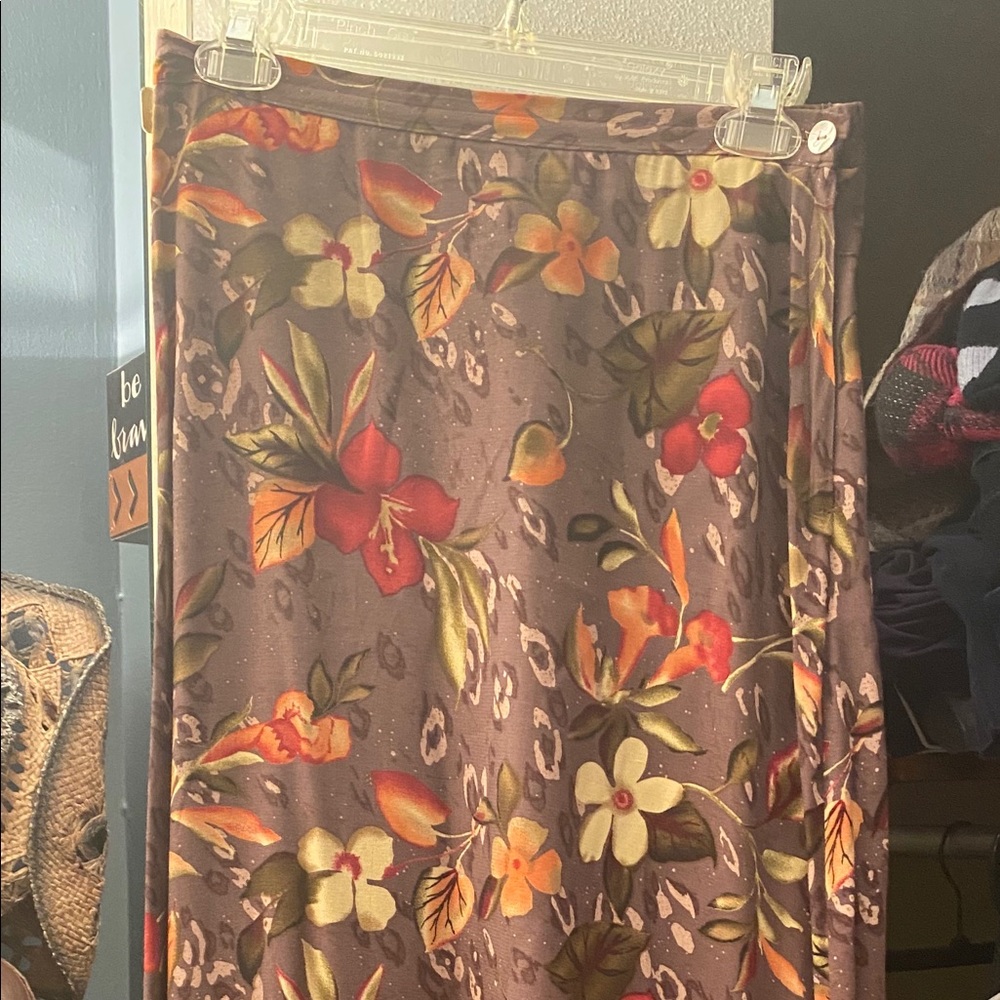 Medium floral maxi skirt